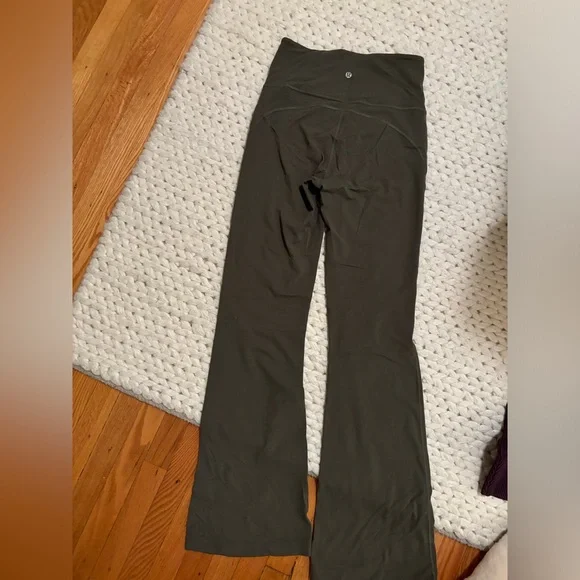 Lululemon Groove Pant - Picture 3 of 6